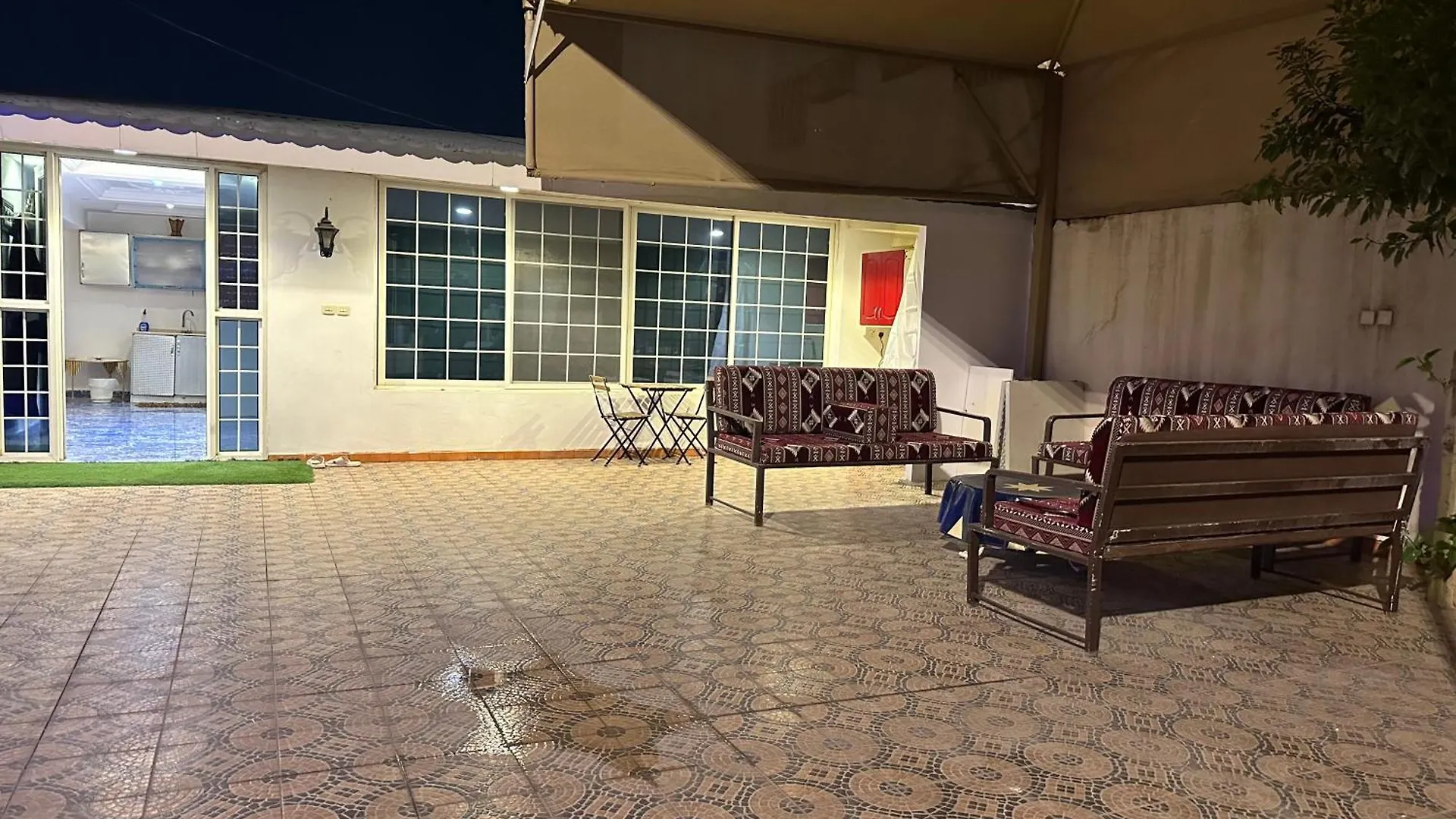 شقة دار ورد قريب للحرم المدينة المنورة المملكة العربية السعودية